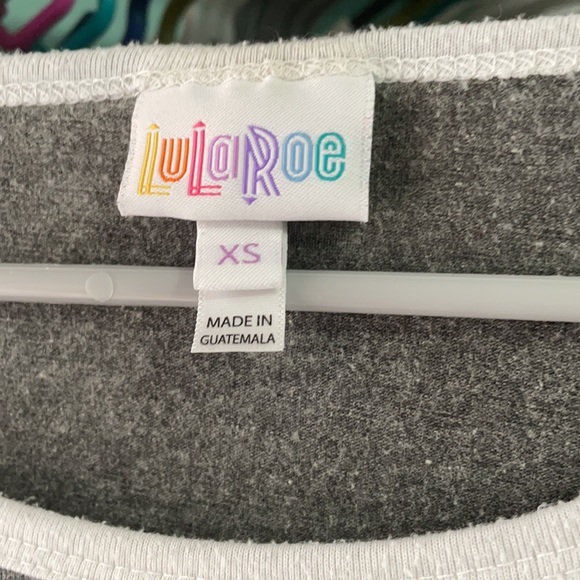 LulaRoe T - Picture 3 of 4